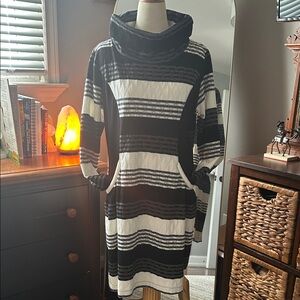 Lousje and Bean Cowl Neck Tunic Dress | Black & White | Size XL